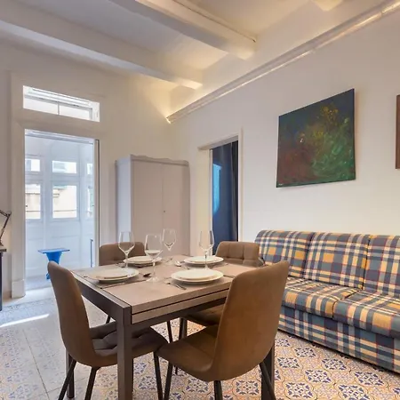 Historic Charm With A Classic Maltese Balcony Appartement Valletta