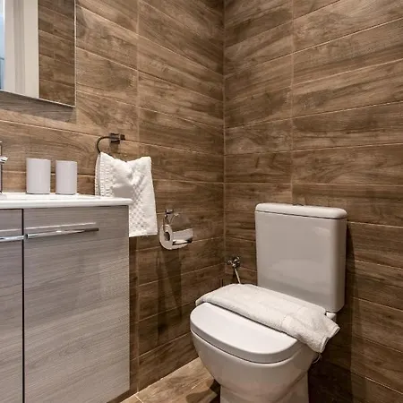 Historic Charm With A Classic Maltese Balcony Apartamento La Valeta